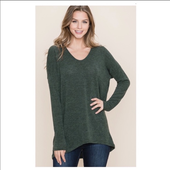 B13Dark💚Green v-neck sweater-flattering length - Picture 4 of 5